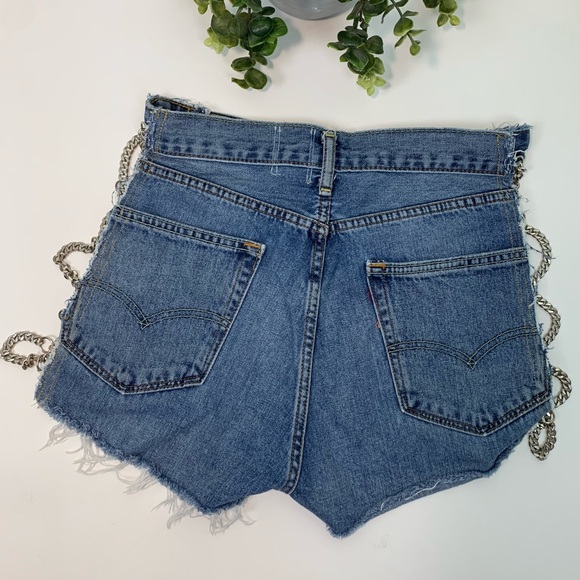 LF Furst of a Kind Vintage Upcycled Levi’s Criss Cross Side Chain Shorts 24-26 - Picture 8 of 14